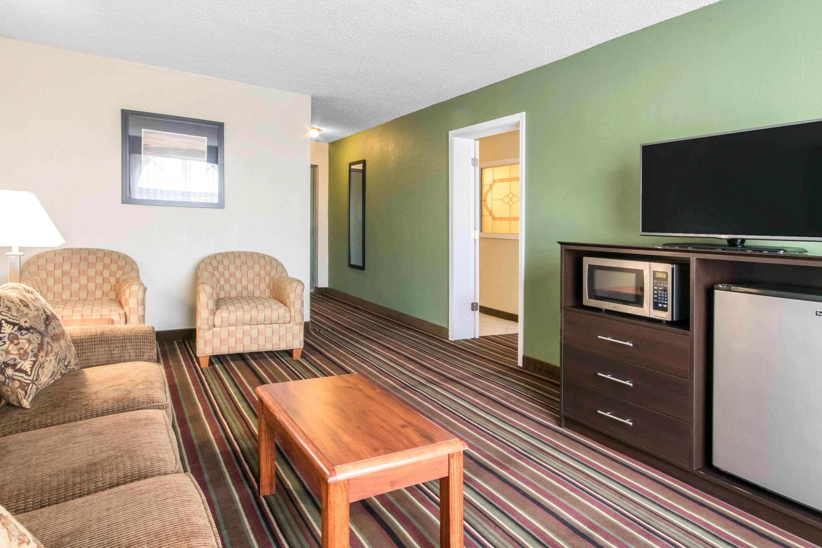 Quality Inn & Suites Horse Cave Exterior foto